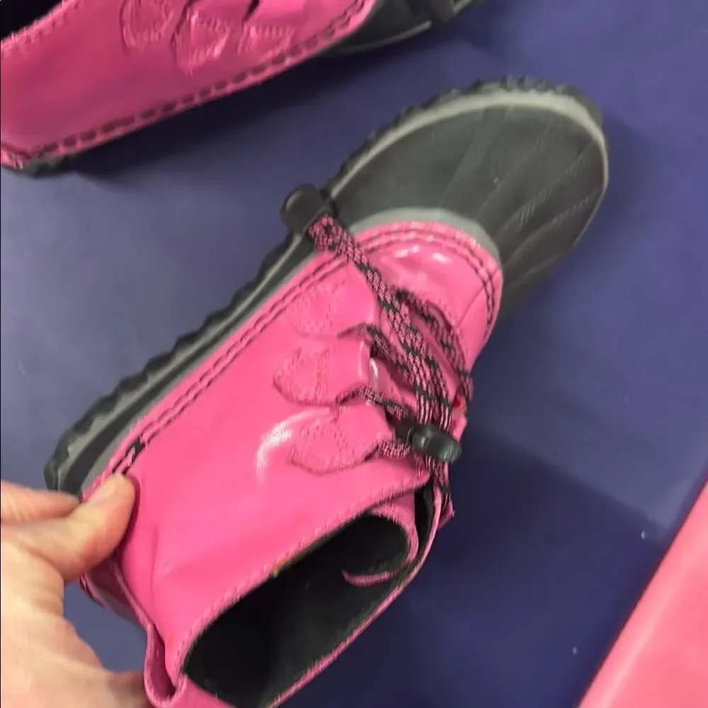 Sorel Hot Pink and Black Lace-Up Rain & Snow Boots with Treaded Sole